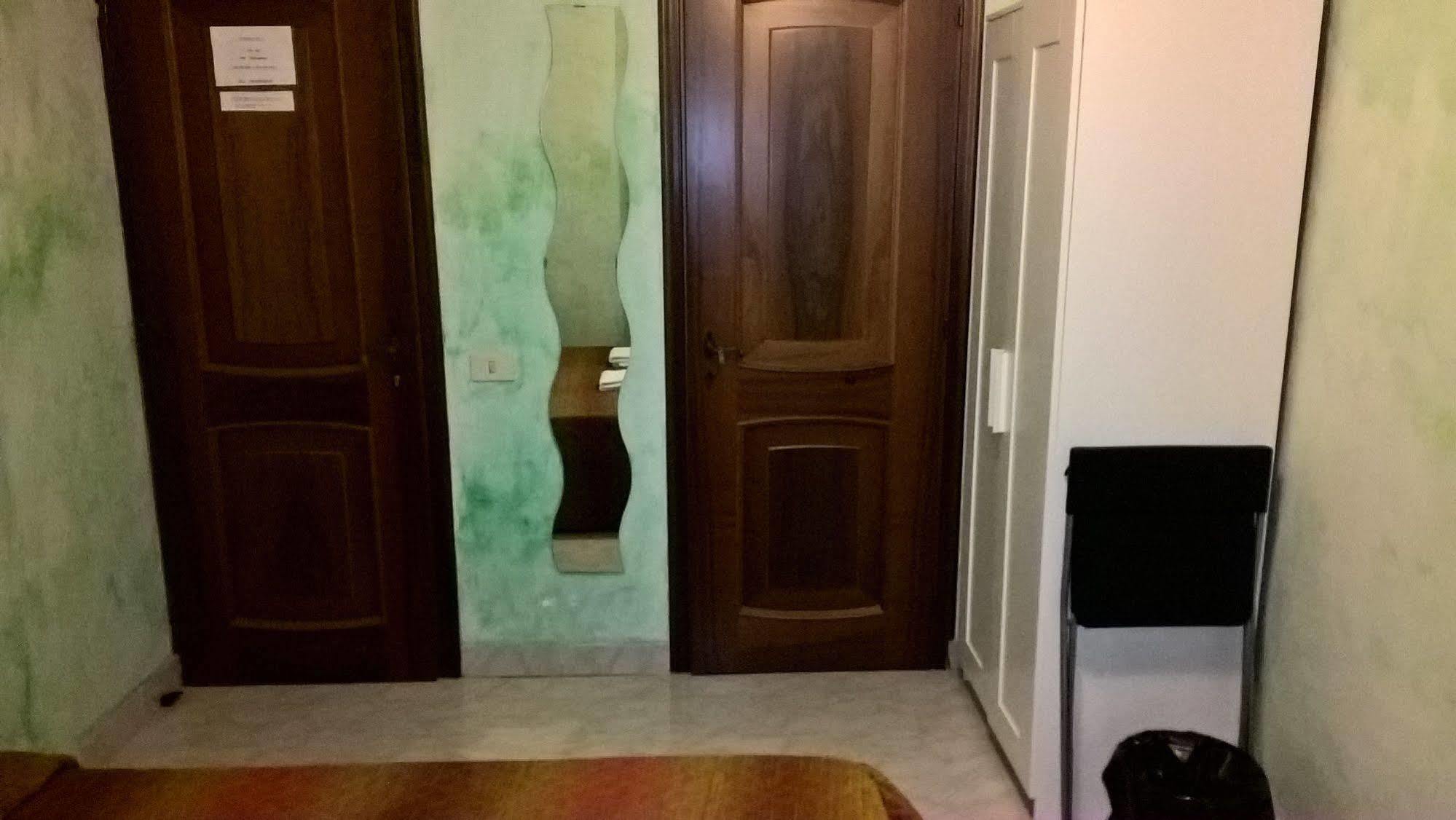 Gigi Holiday Rooms روما المظهر الخارجي الصورة